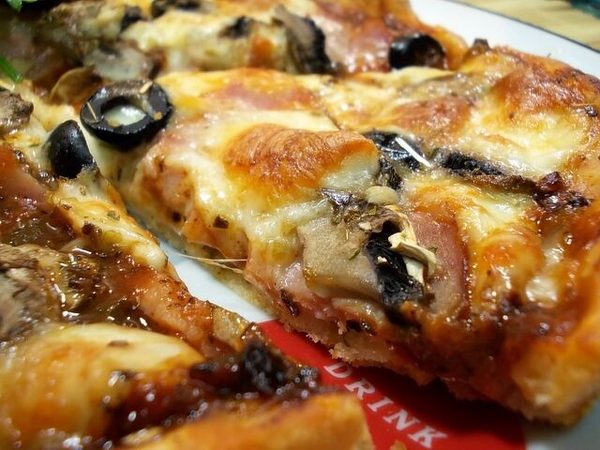 Пицца Ветчина и маслины